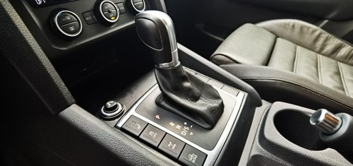 Imagen 18 de 25 de Volkswagen Amarok 2.0 Highline Pack 4x2 Automatica 2018