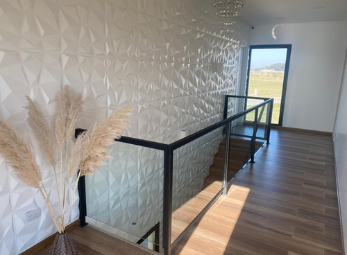 Venta Casa 3 Dormitorios Santa Clara Al Sur Con Cochera