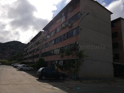 54m2 Apartamento En Terrazas De La Vega. Cocina Remodelada, Tanque De Agua. Mls#21-12318