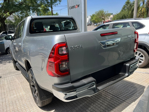 Imagen 7 de 19 de Toyota Hilux Srv 4x2 At