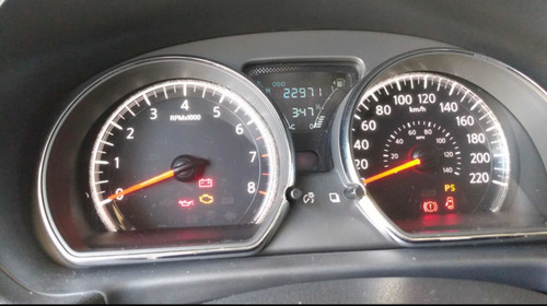 Imagem 2 de 7 de Nissan Versa 2018 1.6 16v Sl 4p