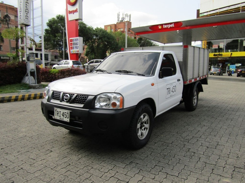Nissan Frontier Estacas