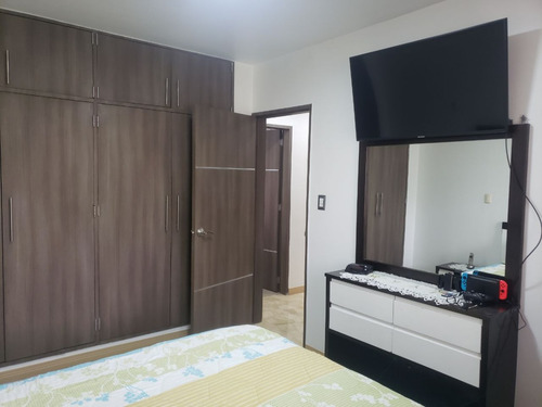 Imagen 13 de 24 de Apartamento En La Urbina Remodelado #24-5766
