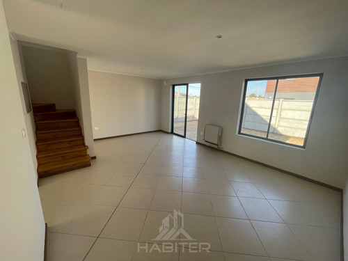 Casa En Venta De 3 Dorm. En Talca Las Rastras