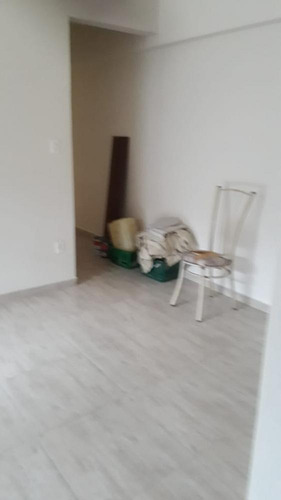 Imagem 11 de 15 de Ponta Da Praia- Apartamento 1 Dormitório- Wc Emp-gar Coletiva Suficiente- Ref -1795 - 1795