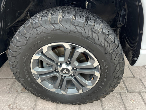 Mitsubishi L200 2.5 Di-D Cabina Doble 4X4 At