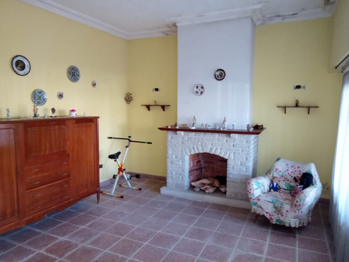 Chalet A Reciclar 3 Amb Con Cochera - Chauvin