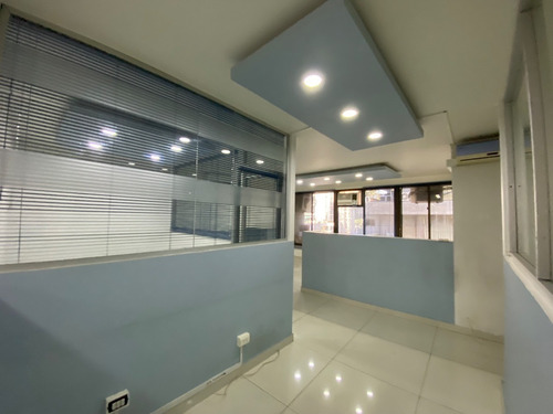Imagen 3 de 14 de Oficina En Arriendo Santa Magdalena / Providencia