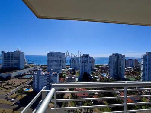 Venta De Apartamento 3 Dormitorios- Playa Mansa, Punta Del Este