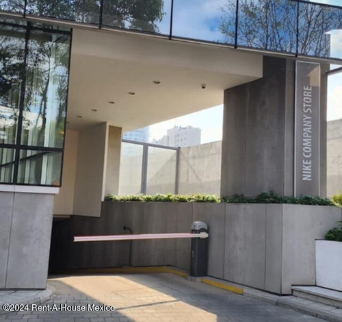 Edificio De Oficinas En Miguel Hidalgo, Granada  #24-2965 Acm