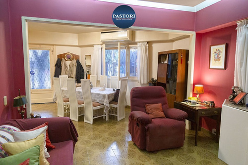 Muy Buena Casa 4 Amb Con Patio Y Gran Terraza!