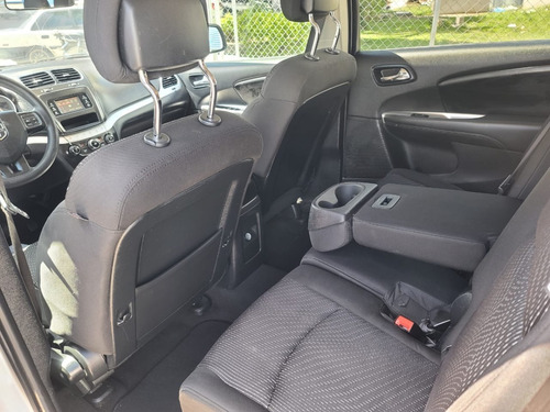 Imagen 9 de 15 de Dodge Journey Sxt
