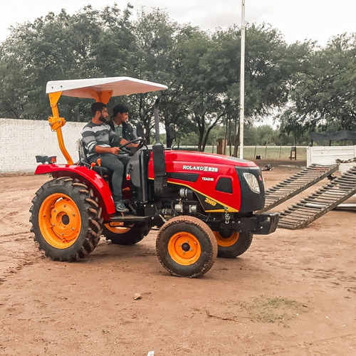 Imagen 13 de 17 de Tractor Viñatero Compacto Roland H025 4wd
