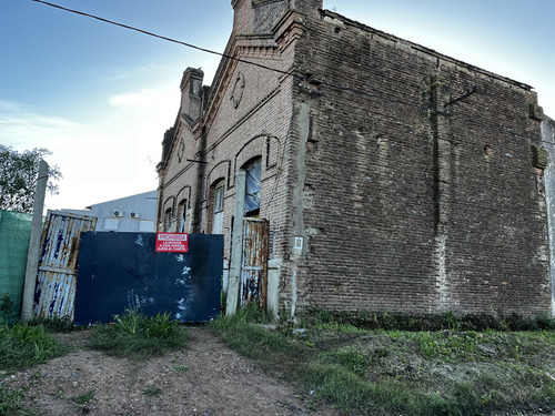 Vendo Histórico Edificio En Basavilbaso, Entre Ríos.