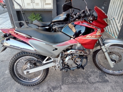 Imagem 1 de 6 de Honda Falcon 400
