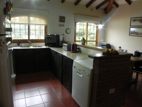 Casa En Venta - 5 Dormitorios 3 Baños - Cocheras - 30.780mts2 - Rama Caída, San Rafael