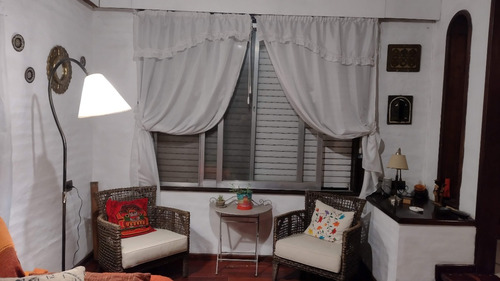 Casa Chalet 7 Ambientes En Parque Leloir Dueño Vende. Con Gran Parque Arbolado , Pileta Y Parrilla