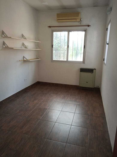 Imagen 8 de 14 de Casa - Lote Propio -4 Amb. Quincho.parrilla -.mucho Espacio