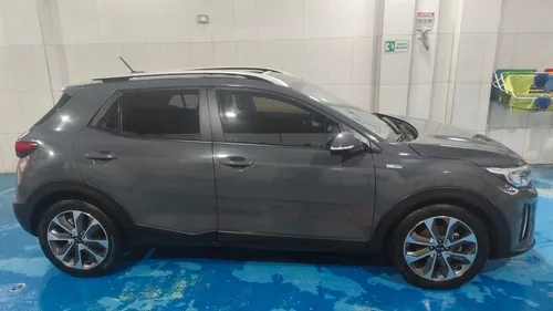 Kia Stonic Zenith Híbrido Mecánico 2022
