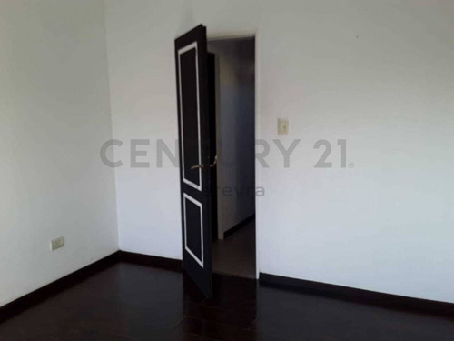 Imagen 26 de 30 de 132 Entre 64 Y 65. Departamento De Dos Dormitorios En Venta, Los Hornos.-
