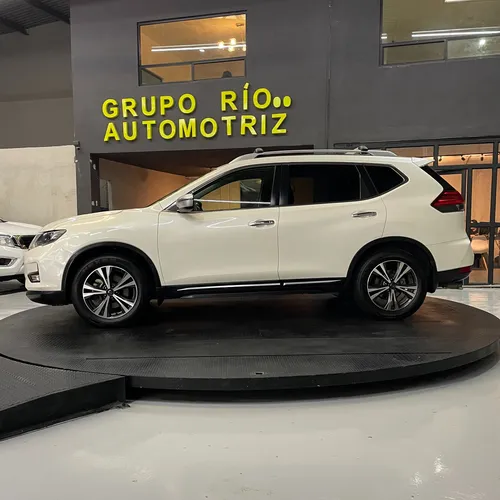 Nissan X-Trail 2.5 Advance 3 Filas Cvt