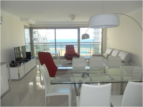 Apartamento En Brava, 3 Dormitorios *- Ref: 1869