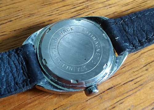 Relógio Mondaine Feminino 17 Rubis Shockproof