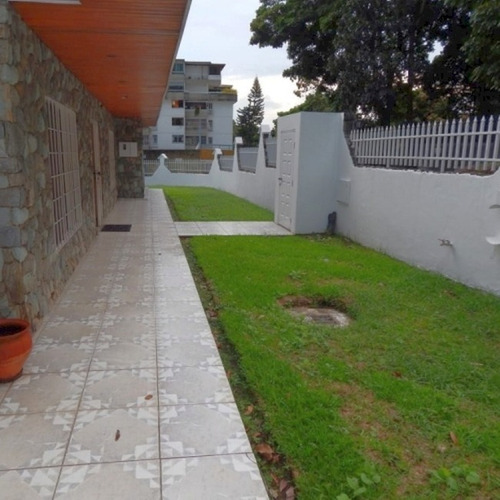 Imagen 7 de 10 de Venta - Casa - Urb. Santa Eduvigis (sector Santa María)