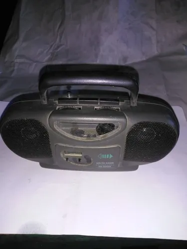 Radio A Pila A Reparar(prende A Reparar)beeboom.faltadialetc (Usado)