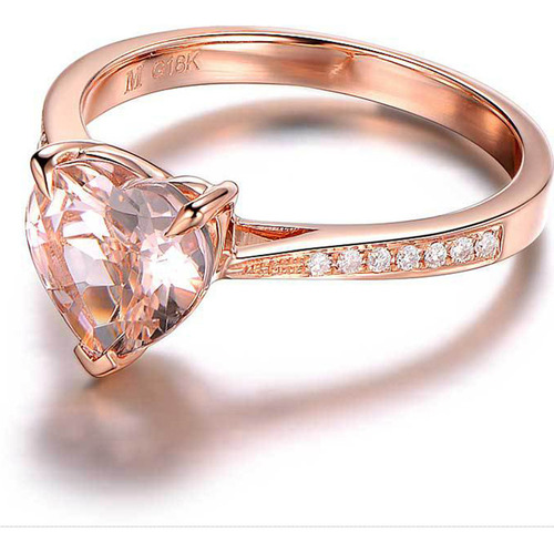 Anillo De Compromiso Con Cristal En Forma Corazón En Oro