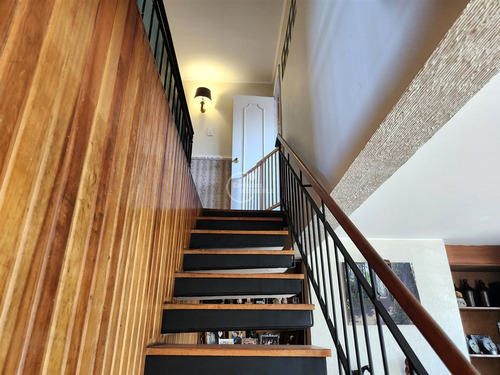 Casa En Venta De 5 Dorm. En Las Condes