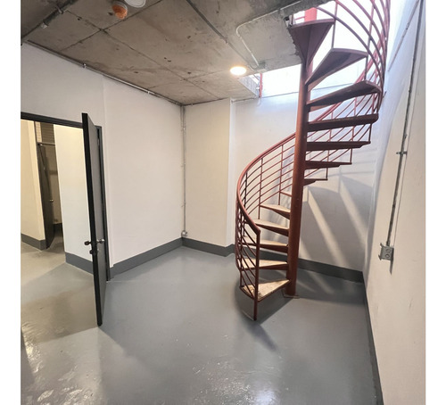 Arriendo Local Comercial 73,11 M2 Nivel Calle + Bodega De 22