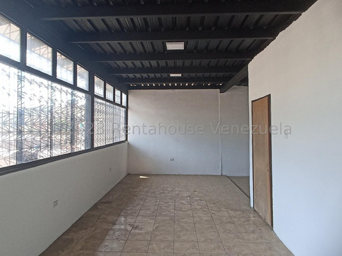 Espacioso Edificio En Alquiler En San Martin #24-6186 Hh
