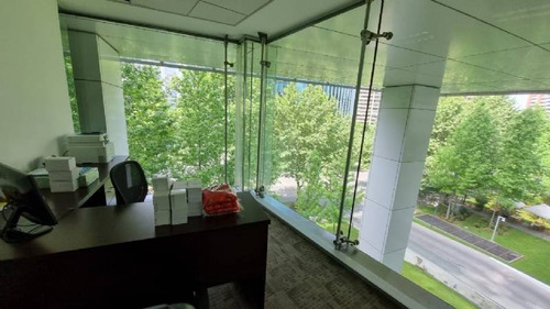 Imagen 5 de 14 de Moderna Oficina Habilitada, Nueva Las Condes, 228.65 M2