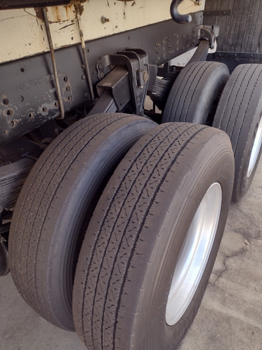 Imagem 7 de 10 de Iveco Tector 240e28s Ano 2013 Bitruck Carroceria