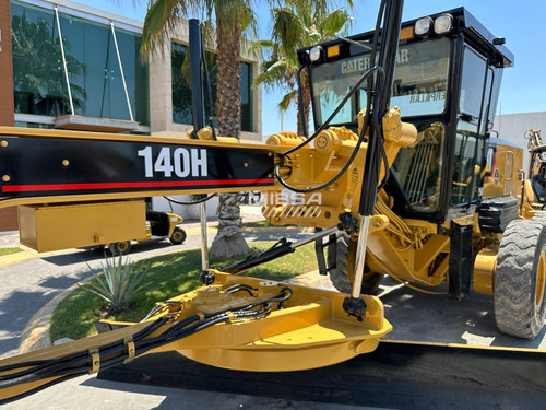 Motoconformadora Caterpillar 140h 2003