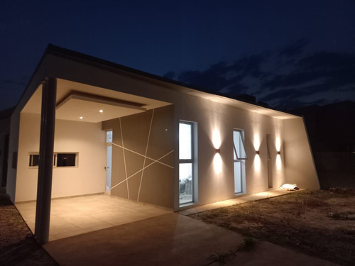 Casa En Venta En Las Quintas 2