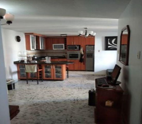 Imagen 2 de 12 de Apartamento Venta Santa Rosalía Mls #23-556 Excelente Ubicación En El Centro De La Ciudad De Caracas, Edificio Bien Mantenido, Servicio De Agua Constante