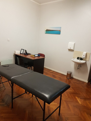 Ph, 2 Consultorios, 2 Gabinetes, Un Gimnasio De Rehabilitaci