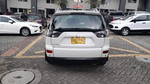 Mitsubishi Outlander 3.0 4X4 At