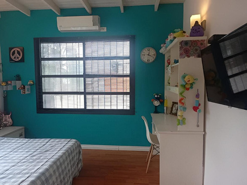 Venta Casa Con Piscina En Maquinista Savio Escobar