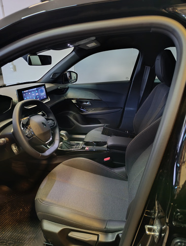 Peugeot 2008 1.0T Allure
