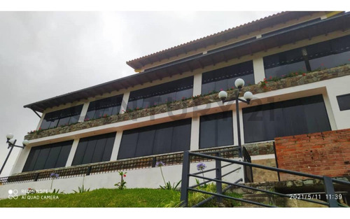 Casa De Tres Niveles Sector Privado En Urb Pan De Azucar Carrizal