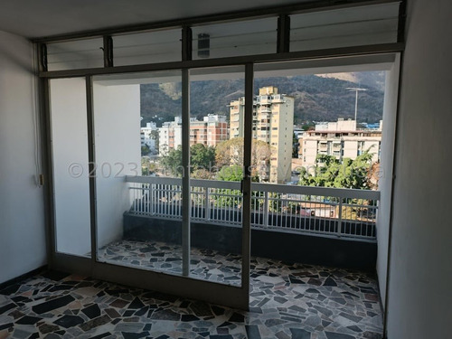 Ip Vendo Apartamento En La Urbina 24-23283