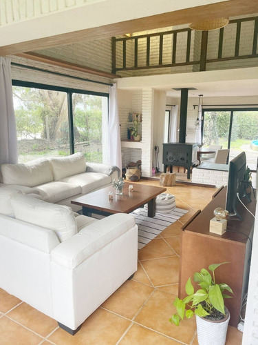 Imagen 3 de 30 de Hermoso Chalet Con Piscina Punta Del Este