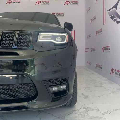 Jeep Grand Cherokee 6.4 Srt-8 At