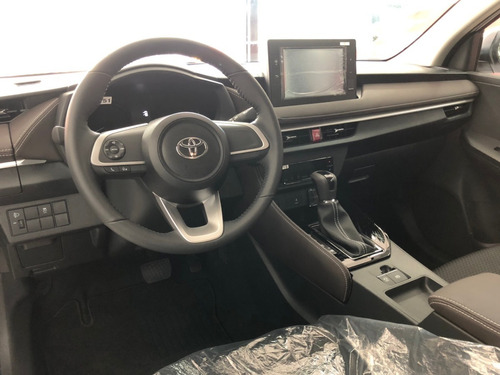 Imagen 10 de 12 de Toyota Yaris E