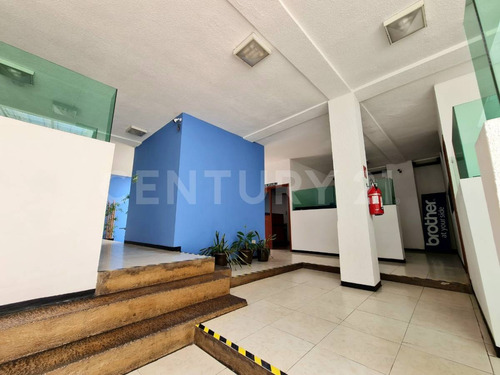 Local Comercial Con Oficinas Y Bodega En Colonia Chulavista Puebla