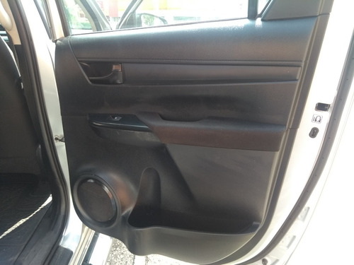 Imagen 4 de 15 de Toyota Hilux 2017 D/cabina Mid 4x2 Motor 2.7