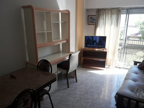 Imagen 2 de 9 de Departamento 2 Ambientes C/ Dependencia
